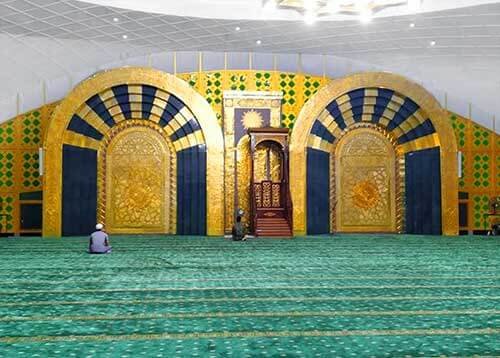 bangunan mirip lafaz allah ini pesona masjid agung deli serdang yang megah