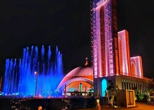 bangunan mirip lafaz allah ini pesona masjid agung deli serdang yang megah