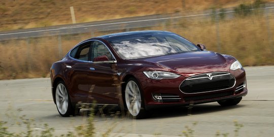 RI Jajaki Kerja Sama Kembangkan Baterai Kendaraan Listrik dengan Tesla