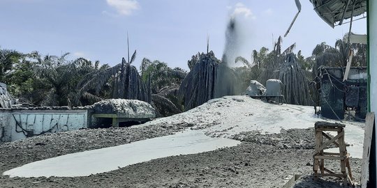 Penampakan Semburan Gas Berbahaya di Pekanbaru