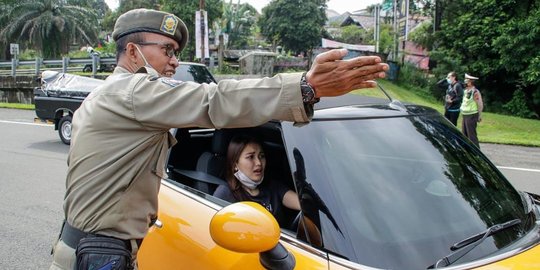 Potret Ayu Ting Ting saat Terjaring Razia Ganjil Genap di Bogor, Akhirnya Putar Balik