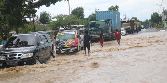 Sampah di Sungai Sebabkan Banjir, Ini Alasan Warga Jatim Perlu Jadi Relawan Jogo Kali