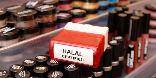 OJK Sebut Belum Semua Industri Halal Gunakan Bank Syariah