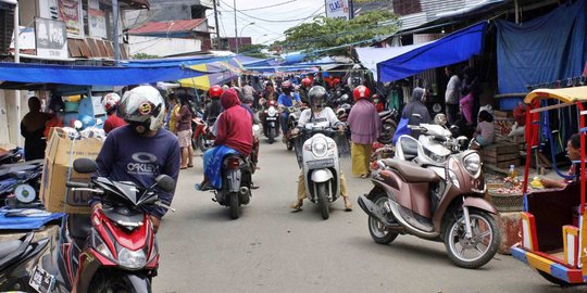 Aktivitas Pasar di Mamuju Menggeliat Pasca Gempa