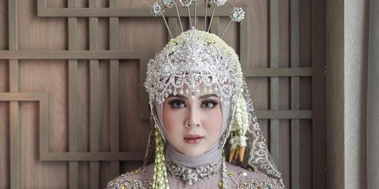 Berbalut Kebaya Modern, Intip Potret Cantik Kesha Ratuliu di Hari Pernikahannya