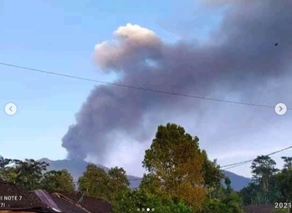 erupsi gunung raung pada 7 februari 2021