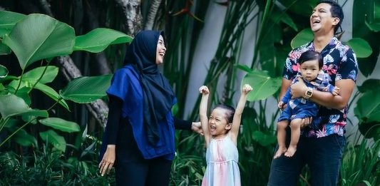 suami lady rocker indonesia beli pembalut buat istri