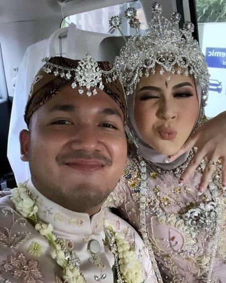 kesha ratuliu menikah