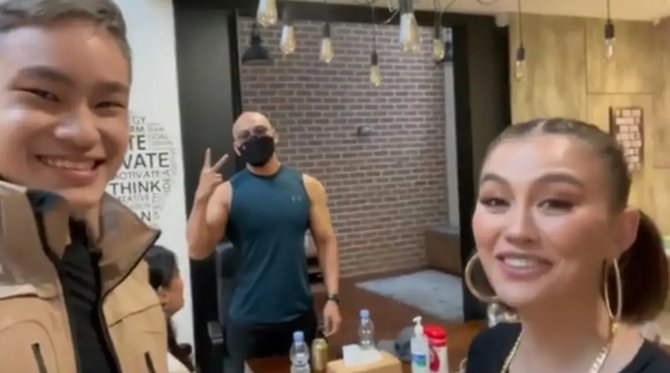 ini pengakuan agnez mo soal kandasnya hubungan dengan deddy corbuzier