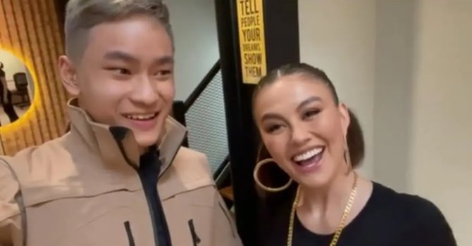 ini pengakuan agnez mo soal kandasnya hubungan dengan deddy corbuzier
