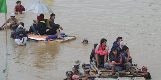 BPBD Catat 1.029 Warga Jaktim & Jaksel Mengungsi Akibat Banjir