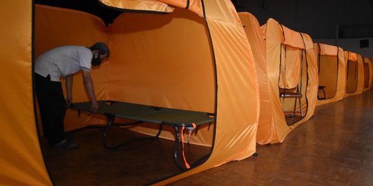 Pemprov DKI Siapkan Tenda Khusus Pengungsi Banjir Terpapar Covid-19