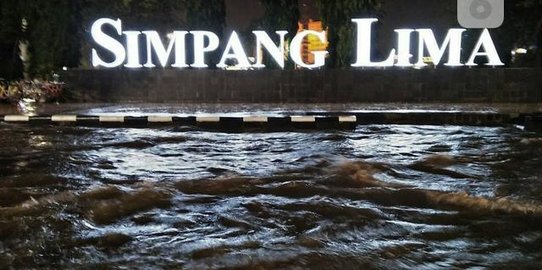 Semarang Dikepung Banjir, Rumah Sakit hingga Ratusan Rumah ikut Tergenang