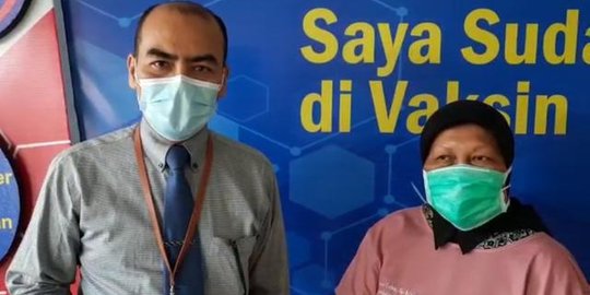 Vaksinasi Nakes Lansia, Dokter 67 Tahun di RS Adam Malik Ini Jadi Orang Pertama