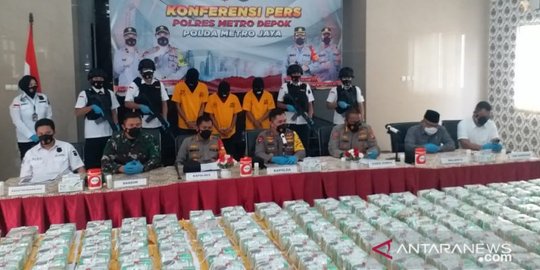 Polres Depok Bongkar Jaringan Narkoba Padang-Pekanbaru, 302 Kg Sabu Disita