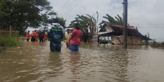 Air Banjir Tercampur Limbah Pabrik di Kudus Diklaim Tak Berbahaya