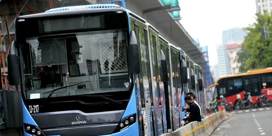 Mulai Hari Ini, Transjakarta-MRT-LRT Beroperasi hingga Pukul 22.00 WIB