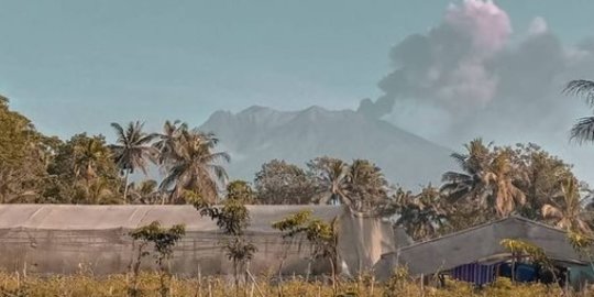 Sebaran Abu Vulkanik Gunung Raung sampai di Gilimanuk Bali