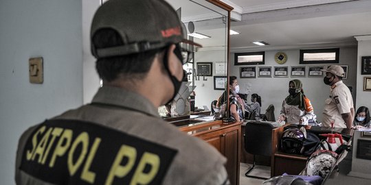 Satpol PP di Jakarta Barat Bakal Jaga RT Masuk Zona Merah Covid-19