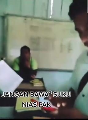 istri ngamuk ke kantor labrak atasan