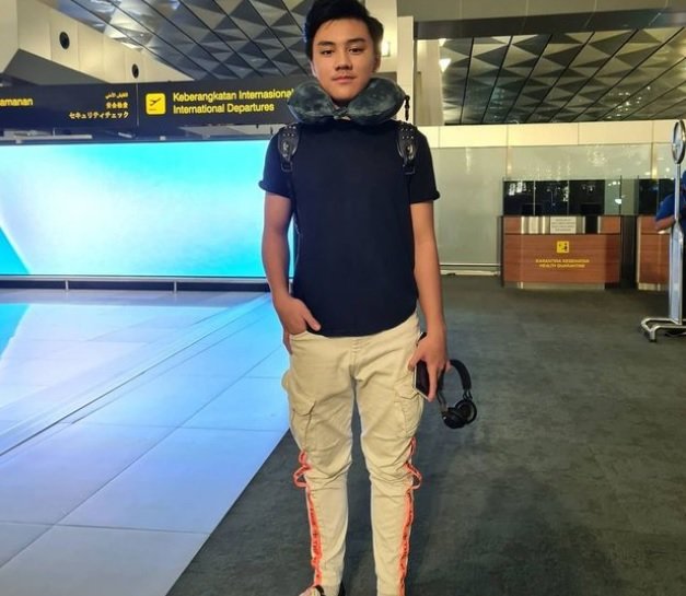 potret tampan keponakan mendiang julia perez beranjak dewasa