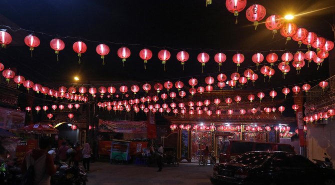 malam imlek di klenteng hok lay kiong bekasi