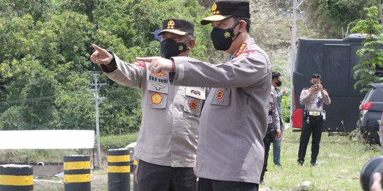 Kunjungi Sulbar, Kapolri Sigit Resmikan Pembangunan Rumah Polisi Korban Gempa