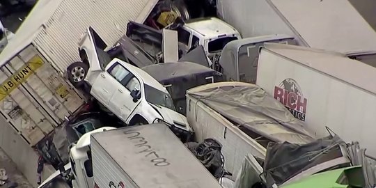 Penampakan Tabrakan Maut 133 Kendaraan di Texas