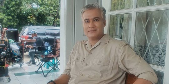 Main Sinetron Buku Harian Seorang Istri, Ini 4 Potret Adjie Pangestu yang Berkarisma