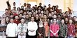 Beredar Foto Jokowi Bareng Abu Janda Cs, Ini Tanggapan Istana