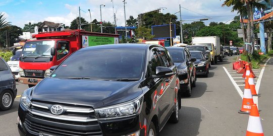 Polisi di Bogor Putar Balik 350 Kendaraan Termasuk Iring-iringan Klub Mercedes