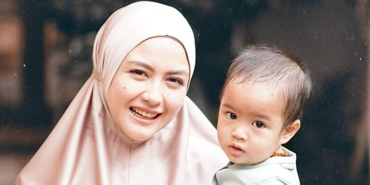 Anak Revalina S Temat Jatuh di Kamar Mandi, Dagunya Robek Sampai Dapat 4 Jahitan
