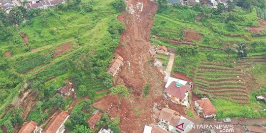 Puluhan Rumah Terancam Longsor di Cilawu Garut