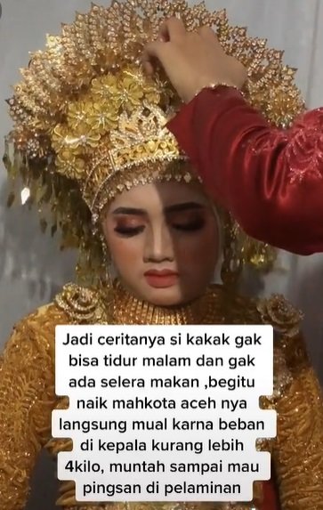 cerita pengantin wanita muntah amp mau pingsan di pelaminan pakai mahkota 4 kilogram