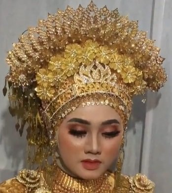 cerita pengantin wanita muntah amp mau pingsan di pelaminan pakai mahkota 4 kilogram