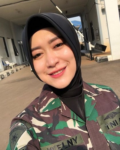 potret cantik serka welny septiana