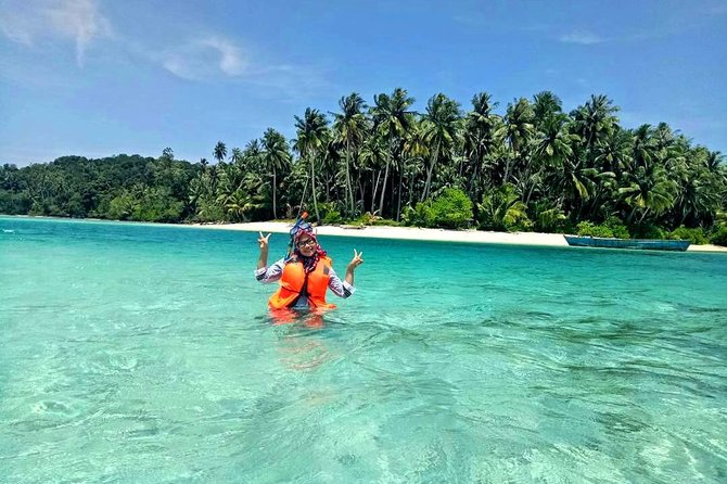 4 potret pulau kalimantung di tapanuli tengah suasana bak maldives