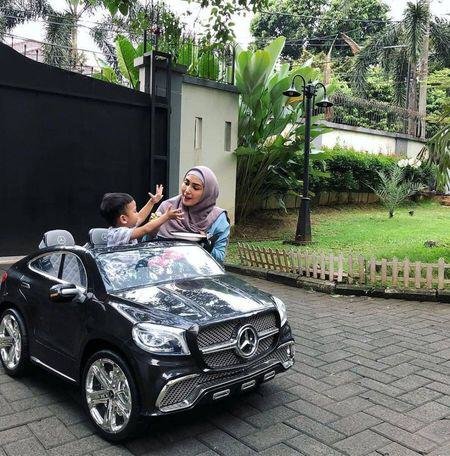 mobil anak seleb