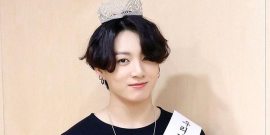 5 Momen Jungkook BTS Bikin Salfok, Terlihat Sangat Mirip dengan Jin, Suga, dan Jimin