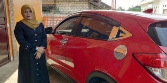 Jadi Miliarder Baru, Wanita Asal Tuban Ini Beli 3 Mobil dan Berangkatkan Haji 9 Orang