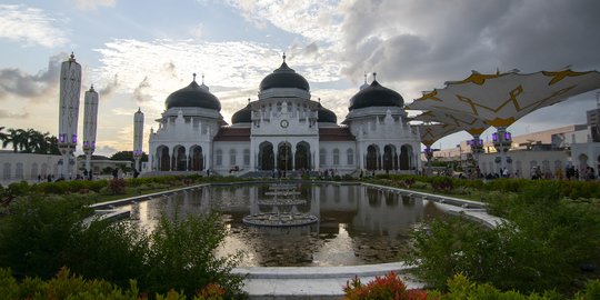 Masjid Baiturrahman Aceh, Saksi Tsunami hingga Kemegahannya