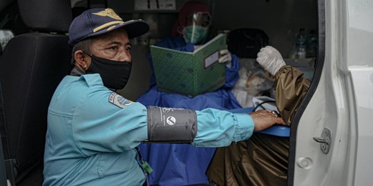 Pemeriksaan Kesehatan Petugas Parkir di Massa Pandemi