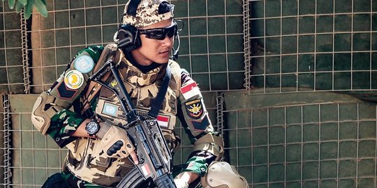 Potret Prajurit TNI AU Gantengnya Kebangetan, Gagah Pegang Senjata di Medan Perang