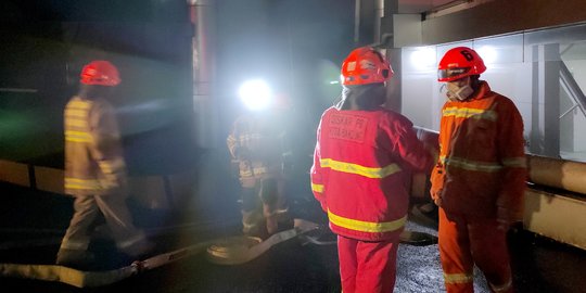 Pusat Perbelanjaan Elektronik BEC di Bandung Terbakar