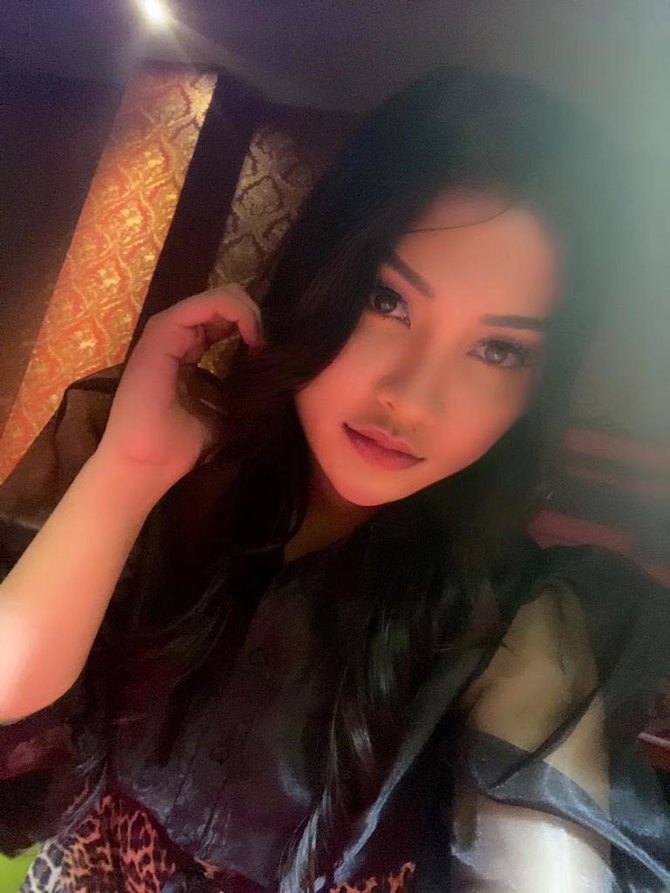 foto foto penyamaran polwan cantik iptu rita saat bongkar tari striptis di ntb