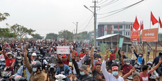 demonstran myanmar yang pekan lalu tertembak di kepala akhirnya tewas
