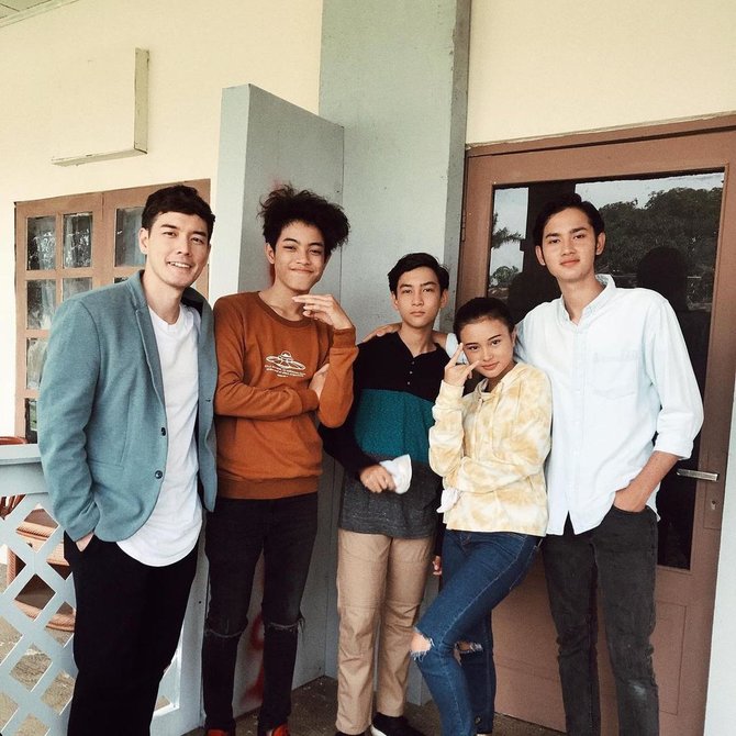 debut sinetron pertama ini potret liyan nur zeftian bersama pemain dari jendela smp