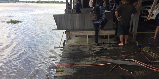 Gara-gara Tukang Cuci Salah Oper Gigi, Mobil Terjun ke Sungai Mahakam