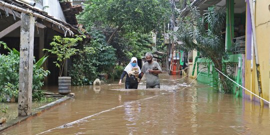 Banjir Akibat Luapan Kali Sunter Rendam Cipinang Melayu