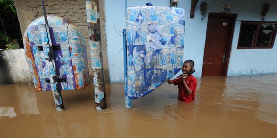 Perumahan di Kramat Bekasi Terendam Banjir Setinggi Dua Meter